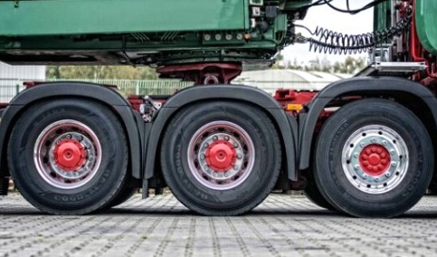 Quais são os principais tipos de pneus para caminhões?